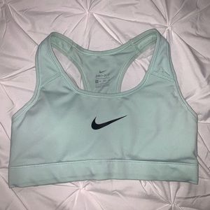 Nike pro sports bra